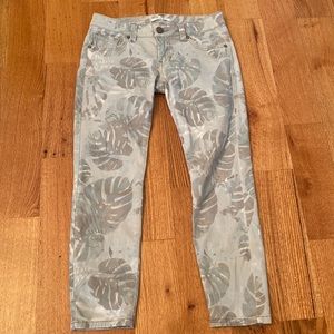 Cabi size 2 skinny capri pants with palm print